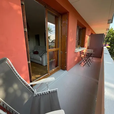 Le Relais Des Cyclamens Apartment Bron
